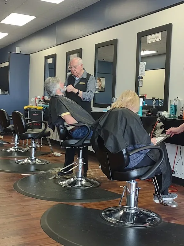 HOLIDAY HAIR — Hair salon in Lititz
